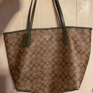 Authentic coach purse with olive green accents
